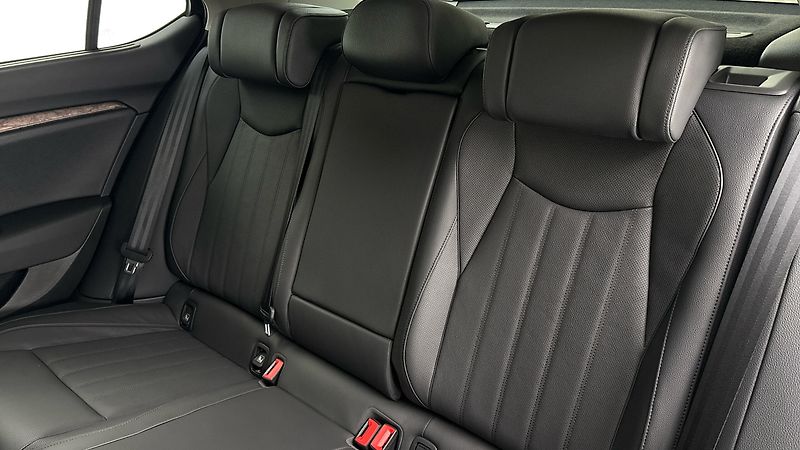 Škoda Superb 2.0 TDI DSG 4x4 L&K - fotka 16 z 35
