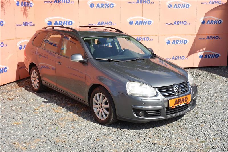 Volkswagen Golf 1,9 TDi 77KW, ČR, SERVIS. KN. - fotka 1 z 38