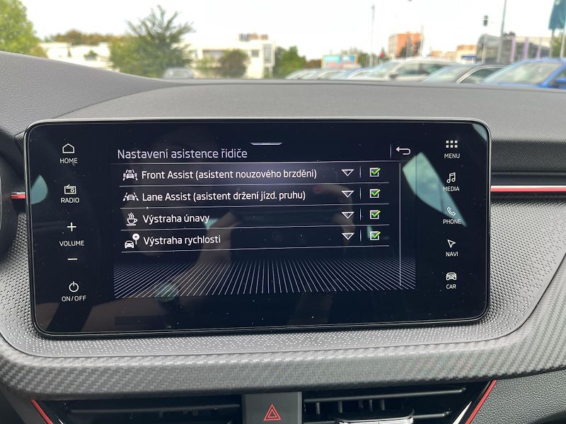 Škoda Scala MC1.0TSi DSG 85kW - fotka 17 z 22