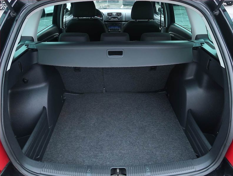 Škoda Fabia (2010) Ambition 1.2 TSI, Tempomat - fotka 13 z 16