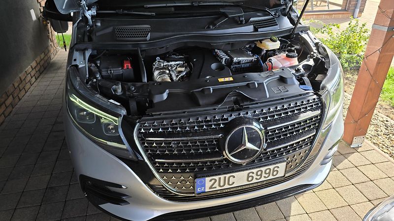 Mercedes-Benz Třídy V (2024) V 300 d 4MATIC EXCLUSIVE - fotka 22 z 49