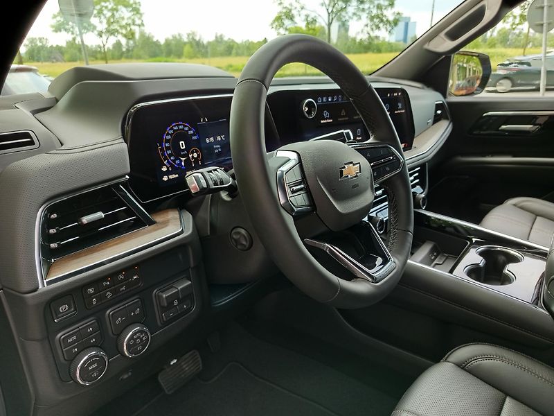 Chevrolet Suburban (2026) High Country 2026,AWD,kola 24