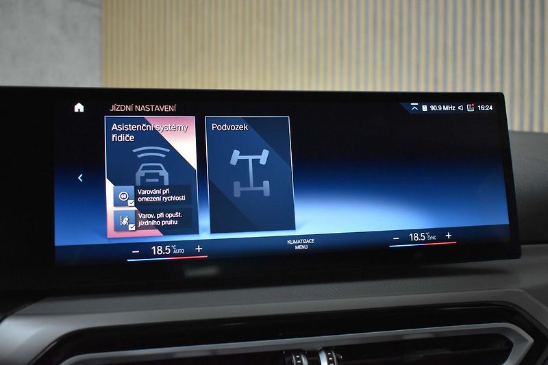 BMW Řada 3 318i*DPH*HEAD-UP*LED*90t.KM - fotka 32 z 44