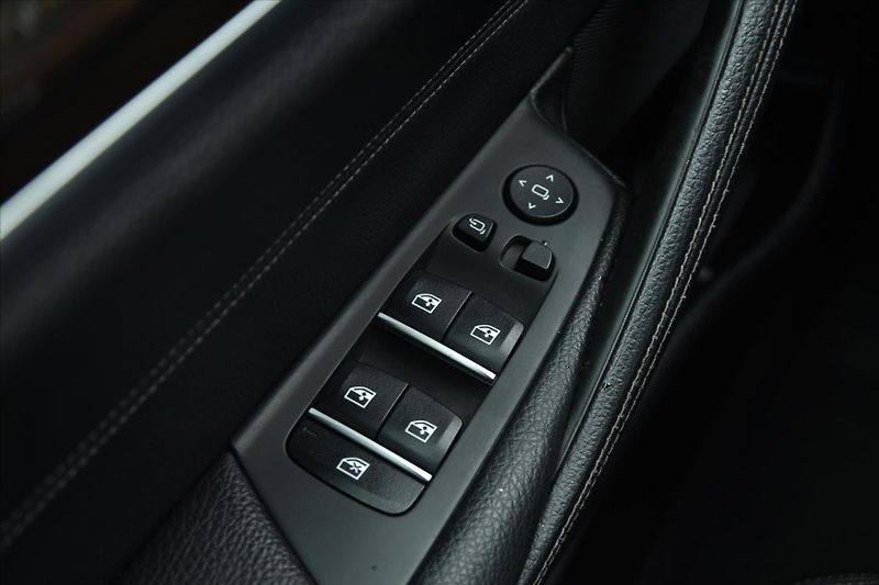 BMW Řada 5 520d xDrive LUXURY NAVI ČR - fotka 28 z 28