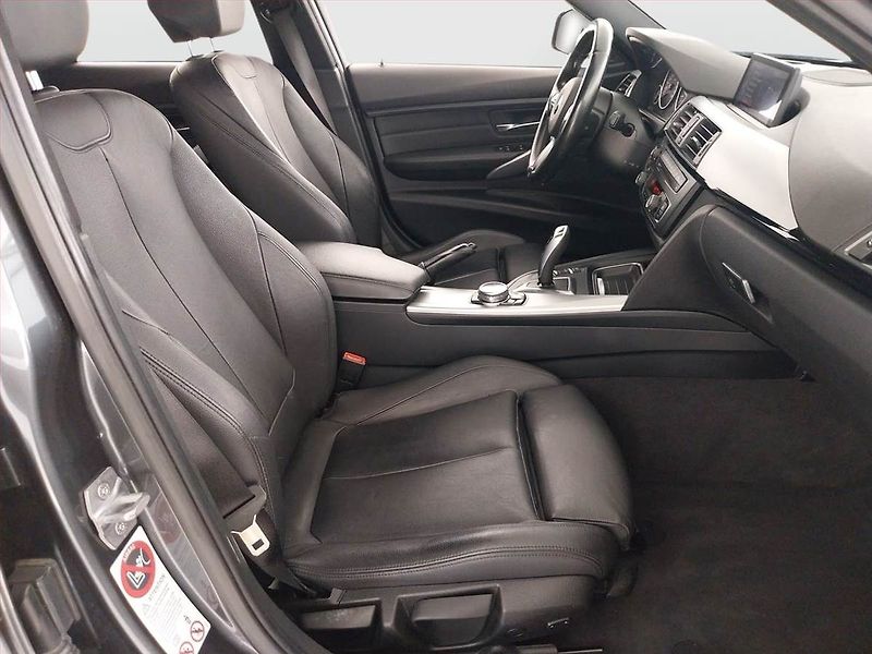 BMW Řada 3 (2014) M Sport 320 d, 4X4, Automat - fotka 9 z 22