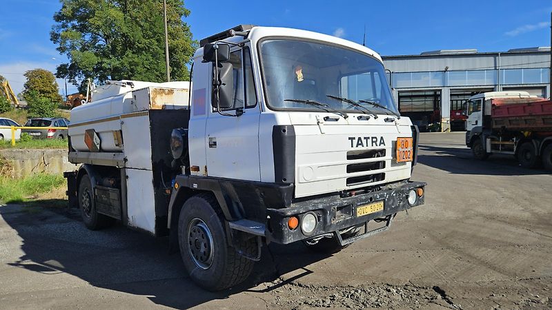 Tatra (1997) 815 T2 4x4 PHM cisterna - fotka 9 z 24