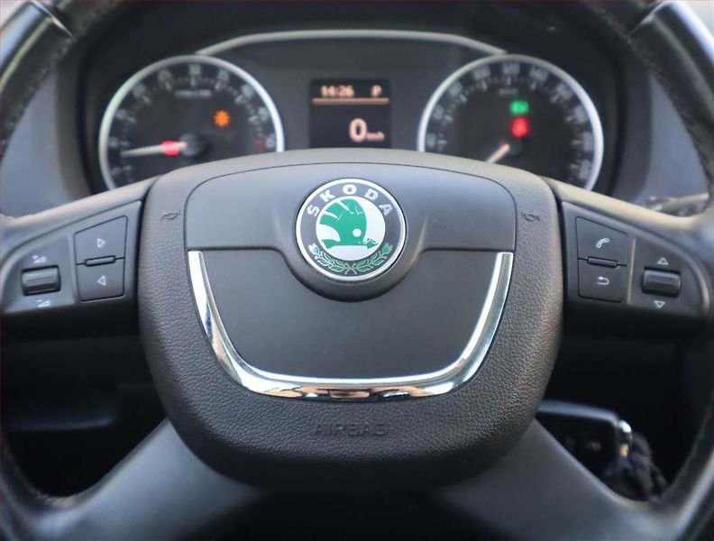 Škoda Octavia (2012) 2.0 TDI, Automat, Tempomat - fotka 16 z 17