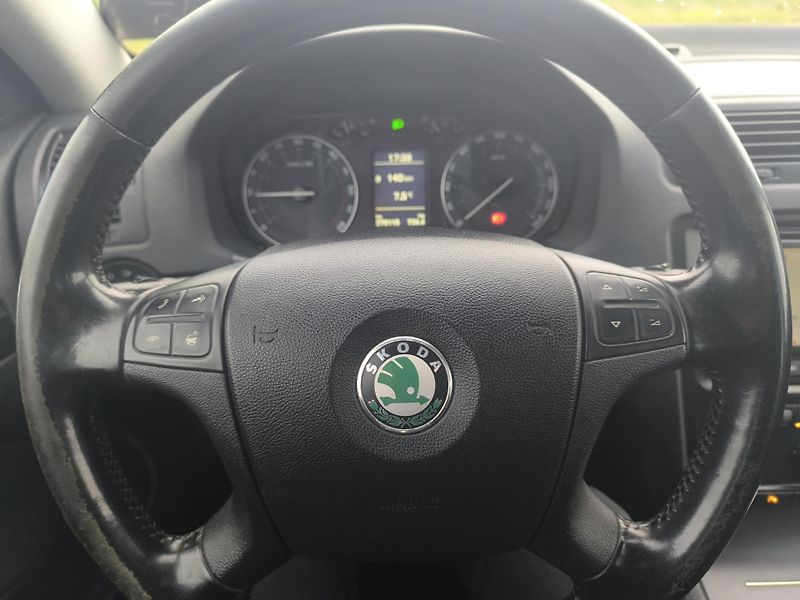 Škoda Octavia 1.9 TDi 4x4 SERVIS,DOL KM - fotka 18 z 38