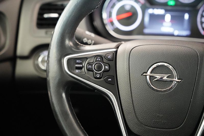 Opel Insignia - fotka 16 z 29