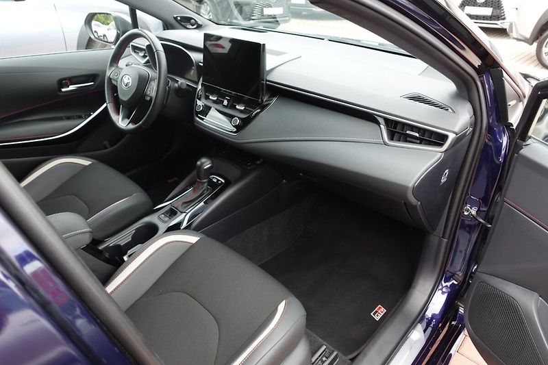 Toyota Corolla 2,0 HEV GR SPORT Dynamic JBL - fotka 12 z 33