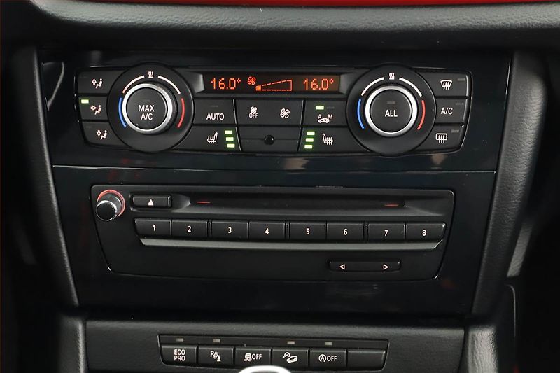 BMW X1 (2015) xDrive18d, 4X4, Automat - fotka 13 z 16