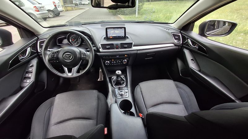 Mazda 3 Mazda 3 2.0 Skyactiv Rezervace - fotka 30 z 35