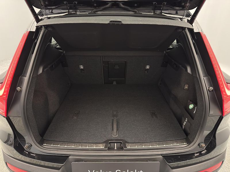 Volvo XC40 B4 AWD INSCRIPTION AUT  - fotka 5 z 51