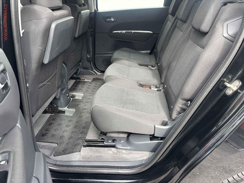 Peugeot 5008 (2011) 1.6 HDi, AC, tempo, park - fotka 10 z 16