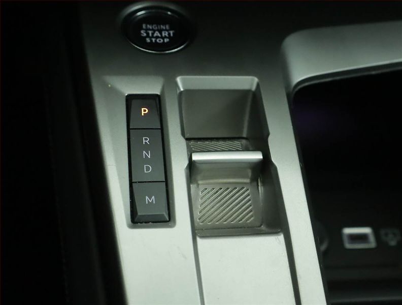 Peugeot 308 (2023) Allure 1.2 PureTech, Automat - fotka 13 z 20