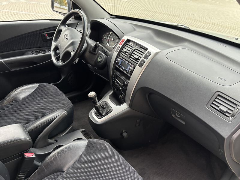 Hyundai Tucson (2006) 2.0 i 4x4 tažné - fotka 9 z 17