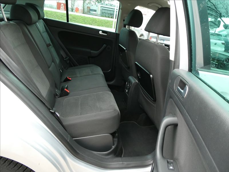 Volkswagen Golf Plus 1,4 TSi 90W digi.klima - fotka 20 z 31