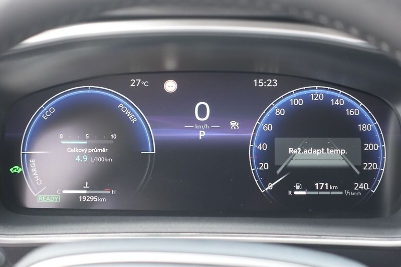 Toyota Corolla 1,8HSD Style - fotka 25 z 32