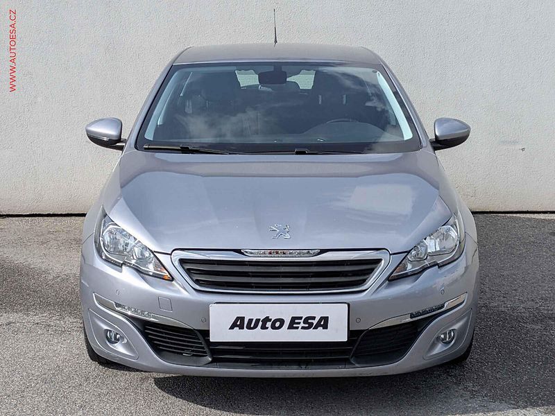 Peugeot 308 (2017) 1.2PT, 1.maj,ČR, AC, park - fotka 2 z 15