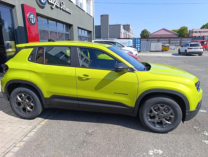 Jeep Avenger (2026) Longitude 1.2 Turbo e-Hybrid - fotka 10 z 26