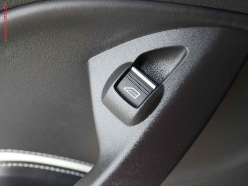 Ford Kuga (2019) 1.5 EB 4x4, Vignale, AT - fotka 12 z 22