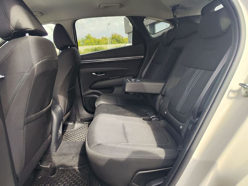 Hyundai Tucson 1.6 T-GDI/110kW Freedom Navi - fotka 12 z 37