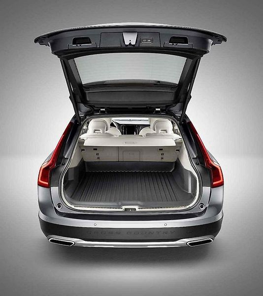 Volvo V90 Cross Country.
