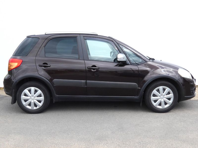 Suzuki SX4 (2013) 1.6 VVT - fotka 3 z 30