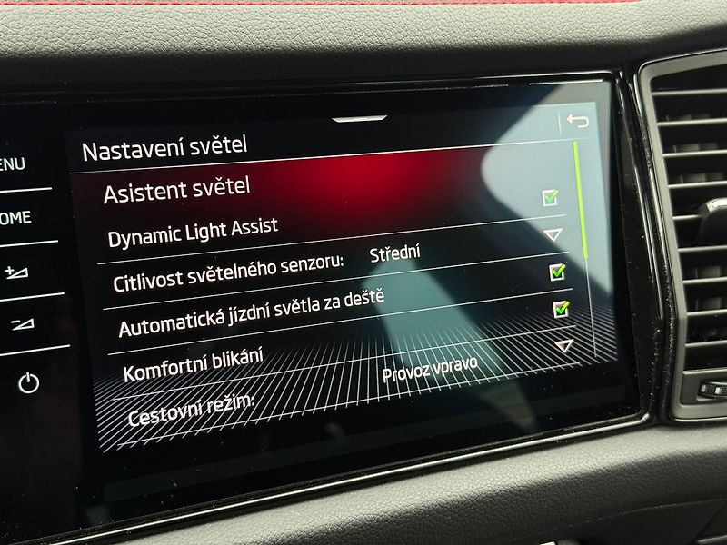 Škoda Kodiaq 2.0TSI 180kW RS 4x4 Pano NT TZ - fotka 11 z 18