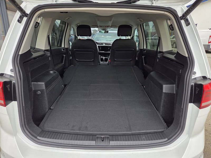 Volkswagen Touran (2026) 1.5 TSI DSG 7míst - fotka 41 z 48