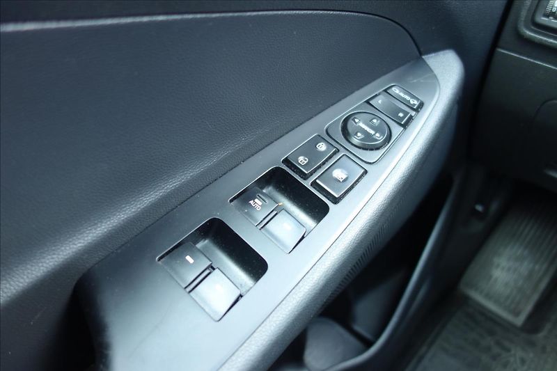 Hyundai Tucson 1,7 CRDi 85KW, ČR, NAVIGACE. - fotka 33 z 38