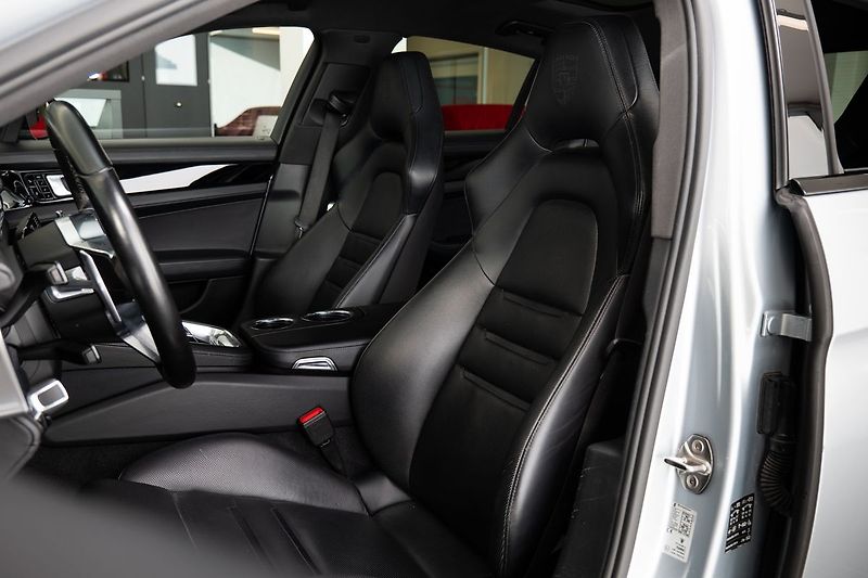 Porsche Panamera - fotka 8 z 25