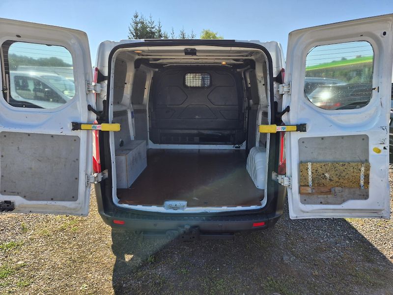 Ford Transit Custom (2013) 2.2Tdci 92Kw L1H1 klima - fotka 14 z 17