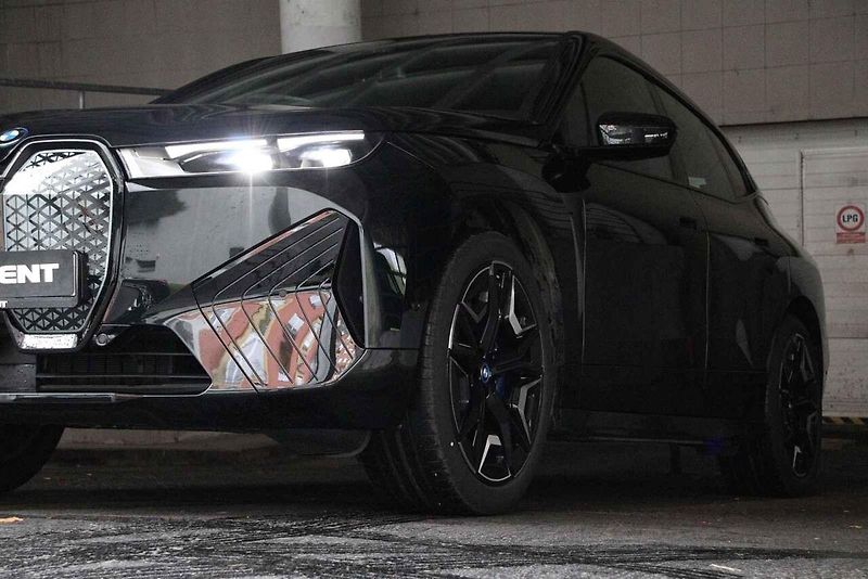 Elektrické BMW iX xDrive50.