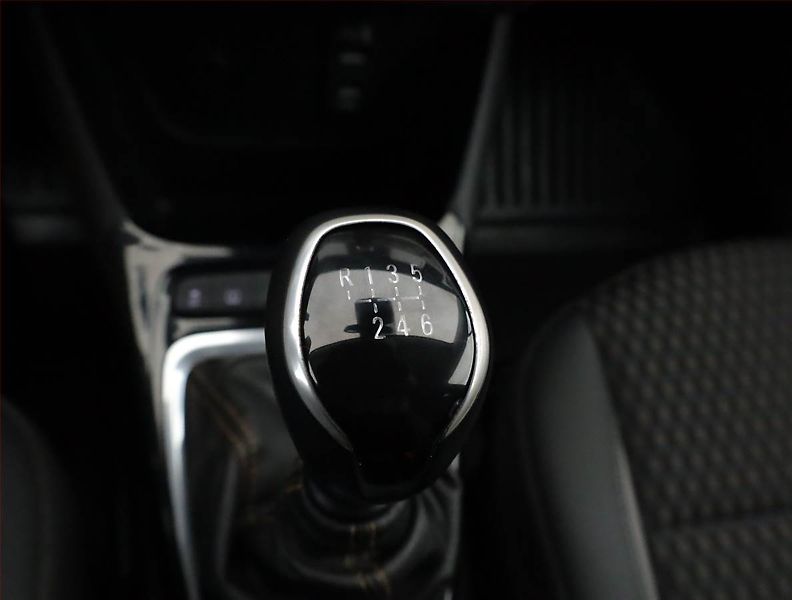 Opel Crossland X (2019) Innovation 1.2 Turbo - fotka 14 z 18