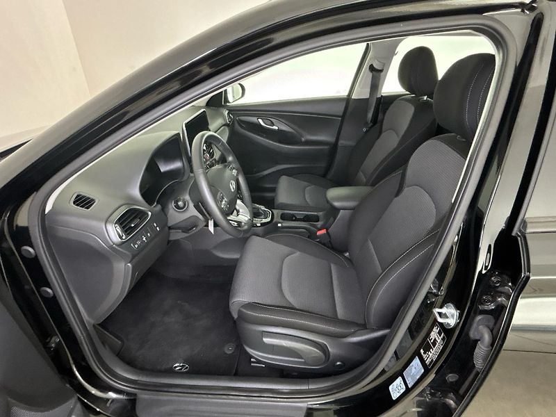 Hyundai i30 Smart DCT - fotka 7 z 26