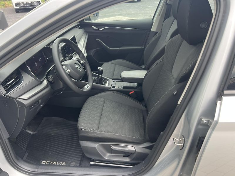 Škoda Octavia (2022) 2.0TDI AMBITION ČR NOVÉ 1.MAJ - fotka 7 z 19