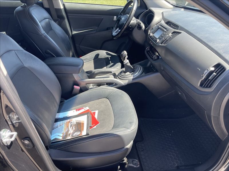 Kia Sportage 2,0 CRDi 135kw 4x4 LED bez kor - fotka 15 z 40