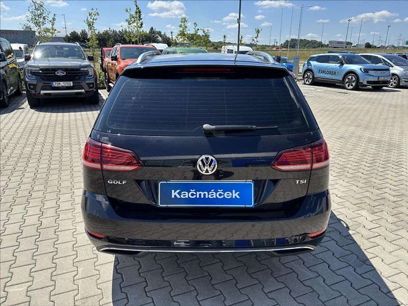 Volkswagen Golf 1,0 TSI 81 kW Comfortline - fotka 4 z 48