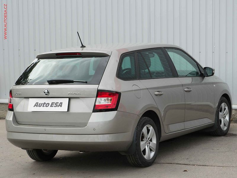 Škoda Fabia (2015) 1.4 TDi, ČR, Style - fotka 4 z 23