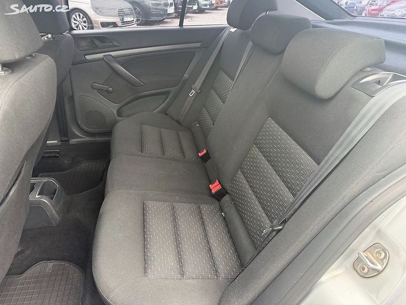 Škoda Octavia 1.6 TDI 77kW - fotka 26 z 28