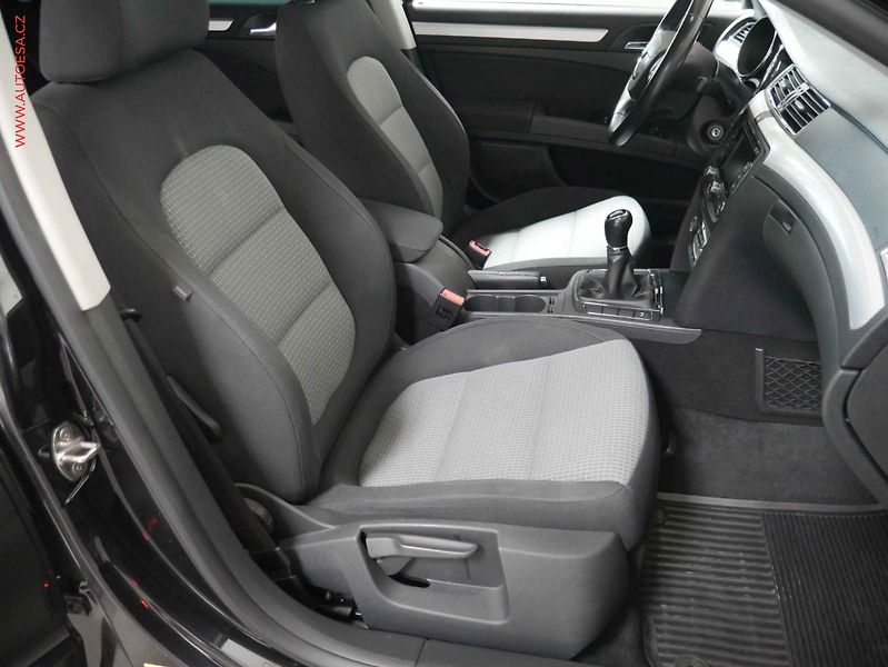 Škoda Superb (2013) 2.0 TDI, ČR, STK6/28 - fotka 12 z 26