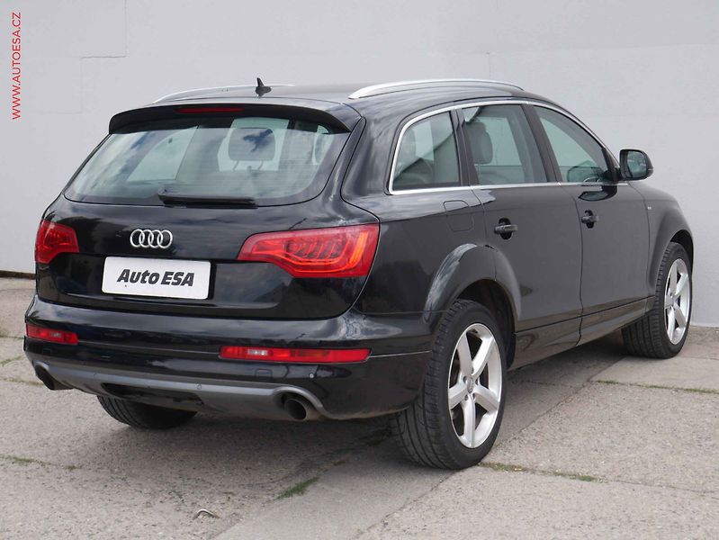 Audi Q7 (2010) 3.0 TDi Quattro, AT, TZ - fotka 6 z 17