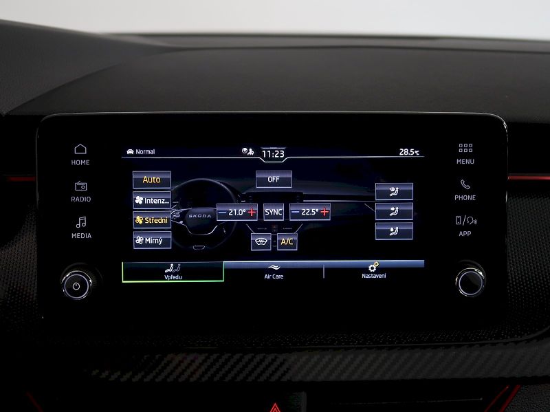 Škoda Kamiq (2025) MONTE CARLO 1.5TSI 110KW TAŽNÉ - fotka 27 z 42