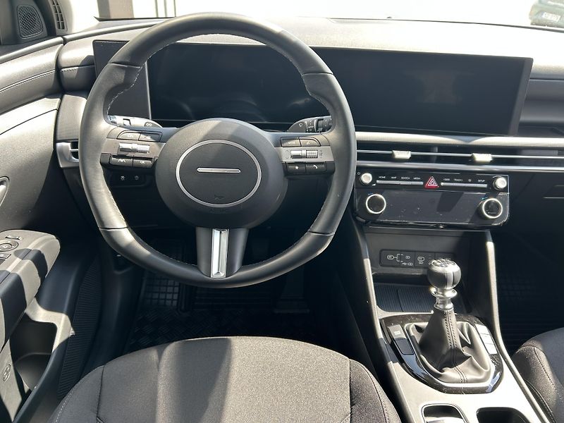 Hyundai Tucson 1,6 T-GDI 4x2 118 kW SMART FL - fotka 11 z 30
