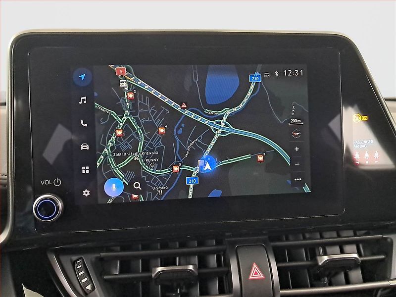 Toyota C-HR (2023) 1.8 Hybrid - fotka 16 z 18