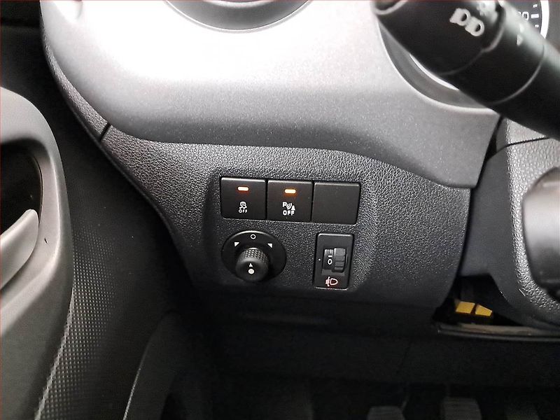 Citroën Berlingo (2018) XTR 1.6 BlueHDi, 5Míst, ČR - fotka 16 z 17