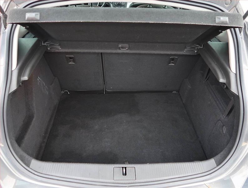Opel Astra (2014) 1.4 T, Navi, Xenony, Tempomat - fotka 14 z 20