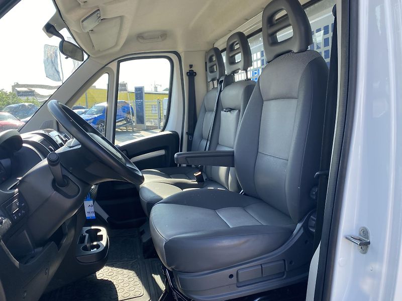 Peugeot Boxer (2020) 2.2 BlueHDi 140 MAN6 SKLÁPĚČ - fotka 14 z 23