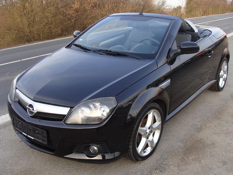 Opel Tigra 1.8i, 96000 km, 1. majitelka - fotka 2 z 31